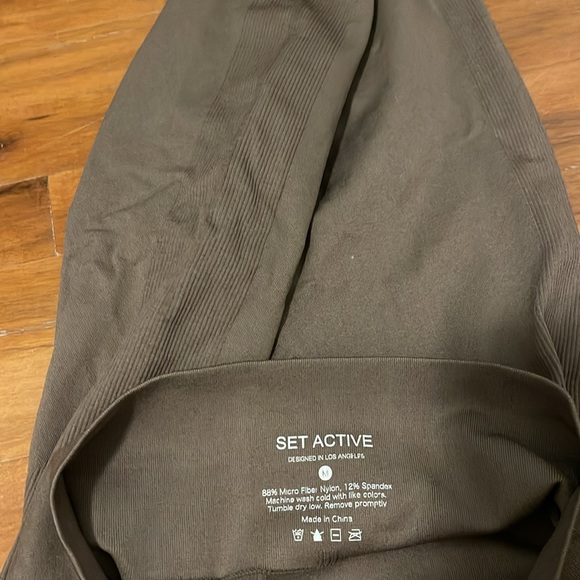 Set active ribbed workout legging and sports bra MEDIUM - Picture 5 of 6